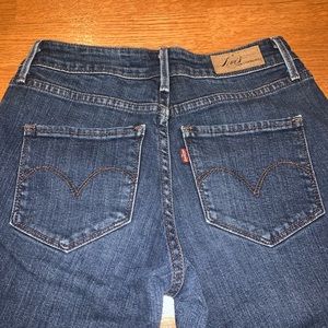 Vintage Levi’s Medium Wash Jeans